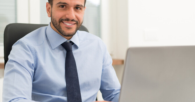 6 Chiropractic Tips for Office Workers image